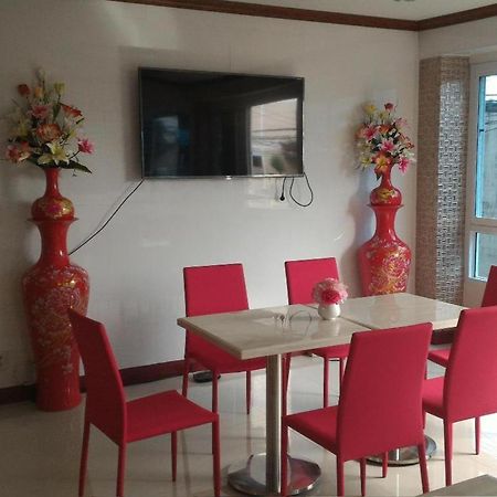V-House Hotel Транг Екстериор снимка