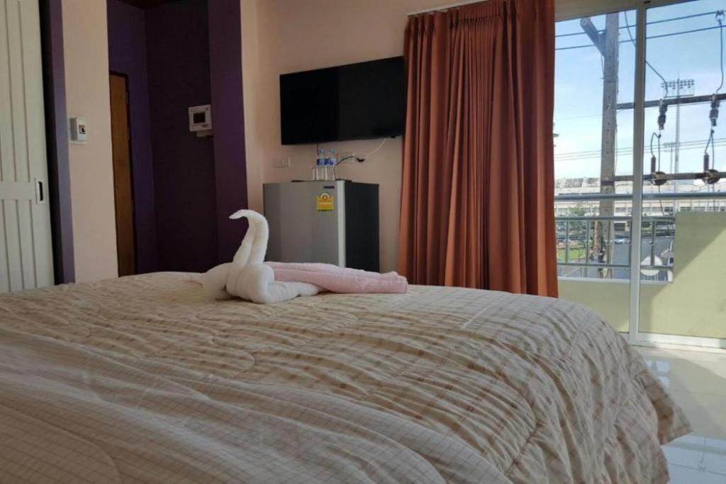 V-House Hotel Транг Екстериор снимка