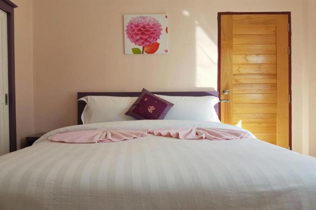 V-House Hotel Транг Екстериор снимка