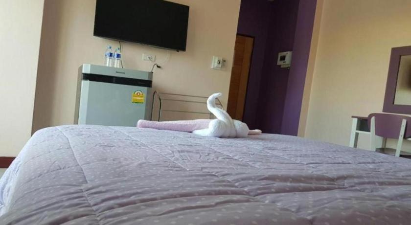 V-House Hotel Транг Екстериор снимка