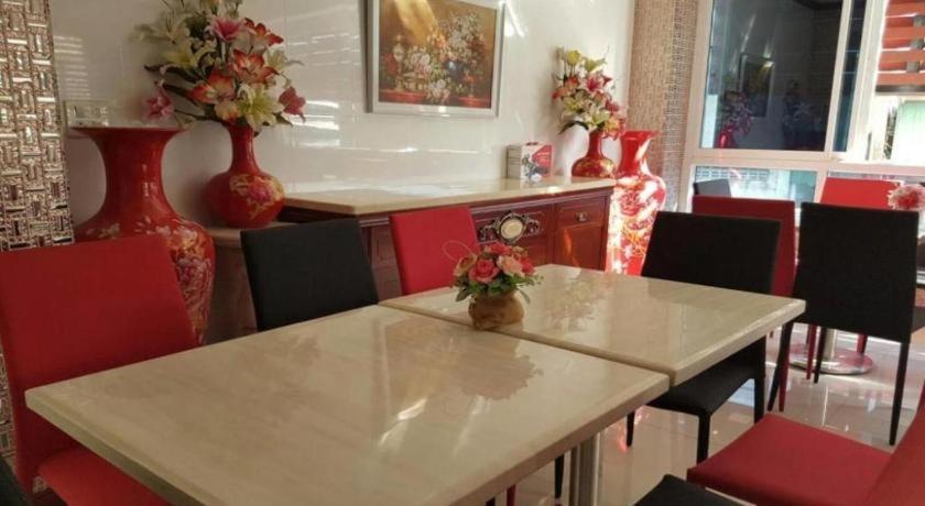 V-House Hotel Транг Екстериор снимка