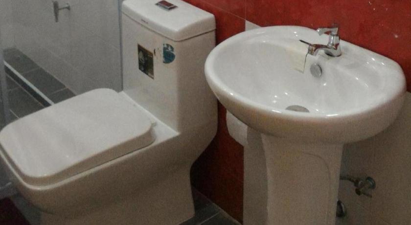 V-House Hotel Транг Екстериор снимка
